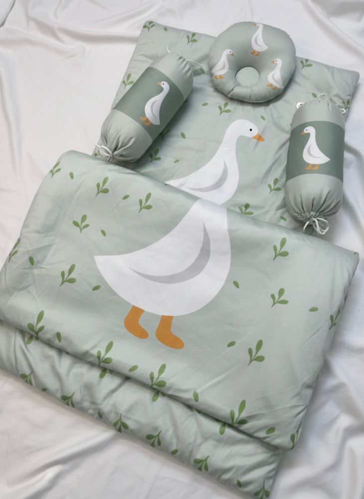 07 Piece's Of Baby Carry Nest – Soft Sleeping Nest with Pillow,Bolsters Etc
