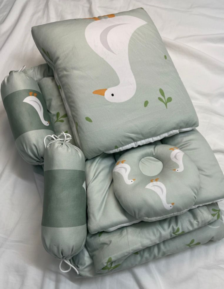 07 Piece's Of Baby Carry Nest – Soft Sleeping Nest with Pillow,Bolsters Etc